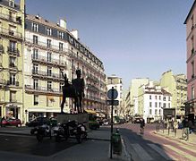 Place Michel-Debré vue depuis la rue du Cherche-Midi.