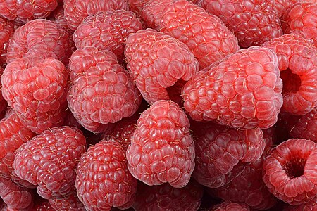 Many raspberries, by Iifar