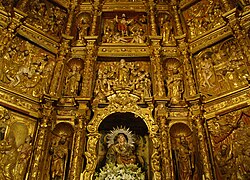 Retablo de Santa Ana visto desde abajo.