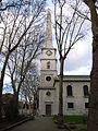 St. Luke's Old Street (1727–33), travail conjoint avec John James, tour réalisée par Hawksmoor.