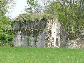 Vestiges d'un petit bâtiment conventuel.