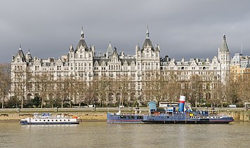 Whitehall Court (1884) Thomas Archer e Alfred Waterhouse; rinascimento francese.