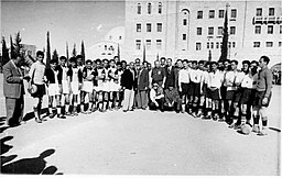 מכבי ירושלים (משמאל) במשחק דרבי מול בית"ר ירושלים יום טורינו 1950