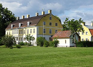 Fasader mot trädgården