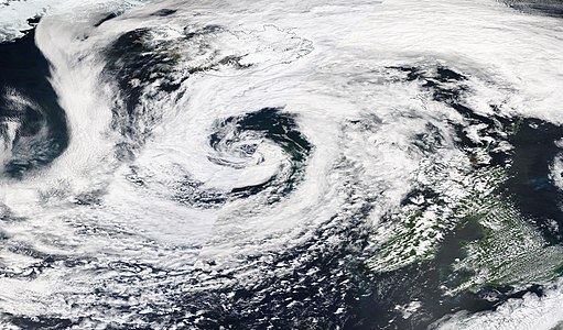 La tempête extratropicale Alex le 10 juin entre les îles Britanniques et l'Islande.