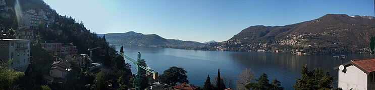 Vue d'ensemble des alentours à caractère préalpins du site urbain de Côme.