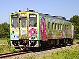 キハ54 520 台車交換済み ラッピング車 （2005年9月15日 中斜里駅付近） 2007年に踏切脱線衝突転覆事故に罹災し廃車