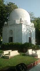 Mausoleum Syedna Jalal Shamsuddin, ahmedabad