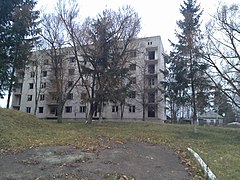 Edificio abandonado en la ruta principal.