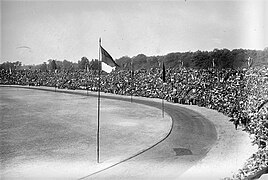 Vue générale du stade Pershing depuis le virage sud en 1919.