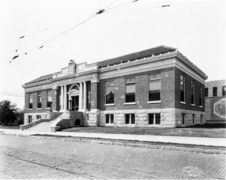 The Tampa Free Library on the roadside on March 18, 1919[18]