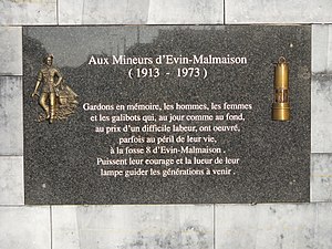 La plaque à la mémoire des mineurs.