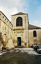 Façade Ouest de l'église datant de 1695.