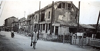 Dégâts près de la gare après l'explosion du 7 mai 1941