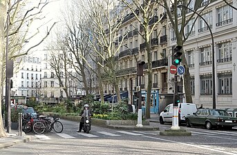 L'avenue Trudaine vue en direction de la rue de Dunkerque.