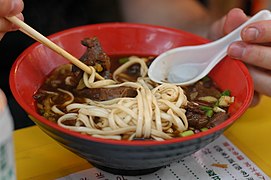 士林夜市台灣牛肉麵