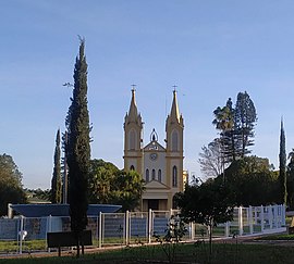 Praça Central e Paróquia Nossa Senhora Aparecida