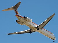 リアエンジン方式の双発機であるマクドネル・ダグラスMD-88