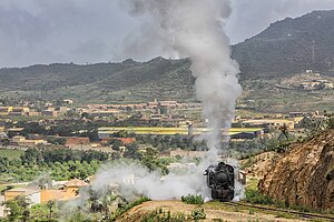 阿斯馬拉城外的蒸汽火車