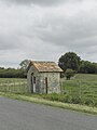 chapelle au bord d'une route