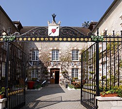 La cour de l'hôtel de ville.