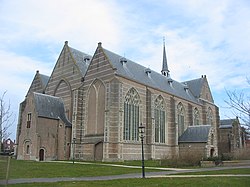 The Church of Brouwershaven looks relatively large for the nowadays small town