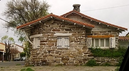 A "rustic" example of Mar del Plata style house