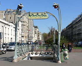 Édicule Guimard de l'unique accès à la station.