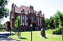 Paul-Gerhardt-Kreiskrankenhaus mit Gartenanlage (Paul-Gerhardt-Haus) sowie Wohnhaus und Remise