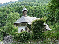 La chapelle de Saint-Aventin, juste avant le carrefour avec la route du port de Balès.