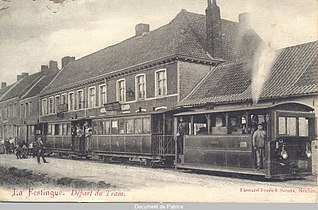 Un train sur la ligne 401/1 au terminus de Néchin La Festingue.