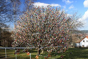 Arbre de Pâques constitué de 9 200 en Thuringe.