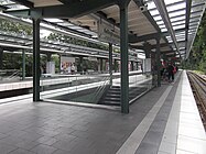 Kellinghusenstraße, Hamburg; bahnsteiggleicher Umstieg zwischen U1 und U3 an benachbarten Richtungsbahnsteigen