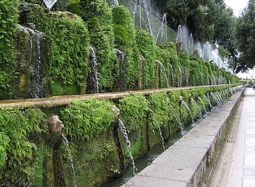 Allee der hundert Brunnen