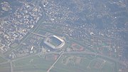 Vue aérienne de Kozukue et son stade (2009)