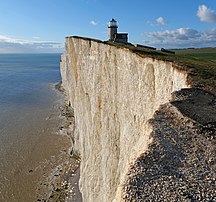 Le phare de Belle Tout, au sommet de Beachy Head, près d'Eastbourne (East Sussex). (définition réelle 5 030 × 4 700)