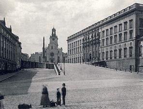 Slottsbacken mot väst på 1880-talet