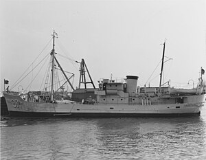 USS Cardinal (AM-67) At Hampton Roads, Virginia, 25 November 1940