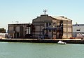 Una fábrica de hielo en el muelle pesquero de El Puerto de Santa María, Cádiz, España