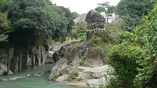 陰陽石 （宮崎県小林市）