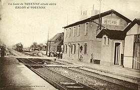 Carte postale de la gare de Voyenne vers 1925, avec sa double voie.