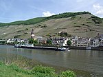 Blick über die Mosel auf Zell