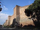 Le mur d'Aurélien entre la porte Adréatine et la porte San Sebastiano.