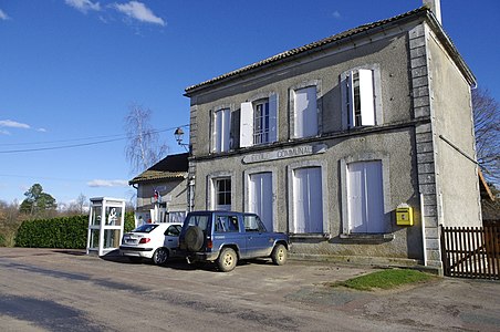 Die Mairie von Connezac in Maine Rousset