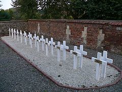 Carré militaire français du cimetière de l'église.