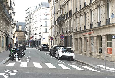 Entre la rue Thénard et la rue Saint-Jacques.
