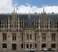 The former Royal Palace, in the center of the building, was mainly built between 1507 and 1517 in the Louis XII style.