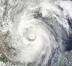 Alex le 30 juin à 17 h 10 TU alors qu'il était un ouragan de catégorie 1