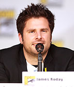 James Roday interprète Shawn Spencer.