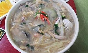 Chinese-style udong (seafood noodle soup)